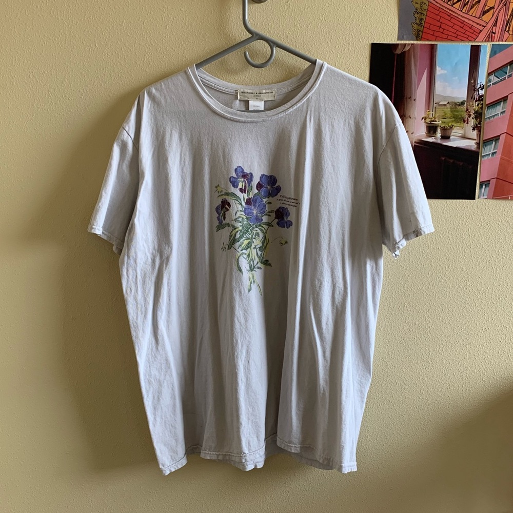 uo graphic tee